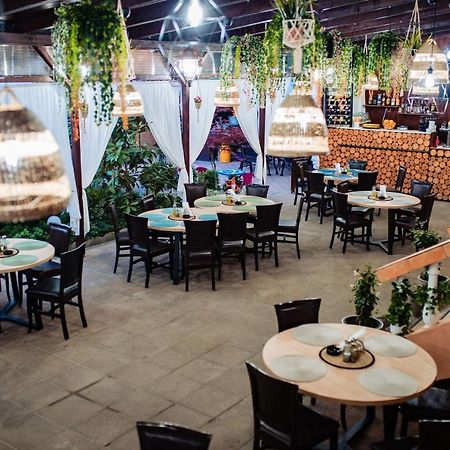 Hotel Roxy & Maryo إيفوري نورد المظهر الخارجي الصورة